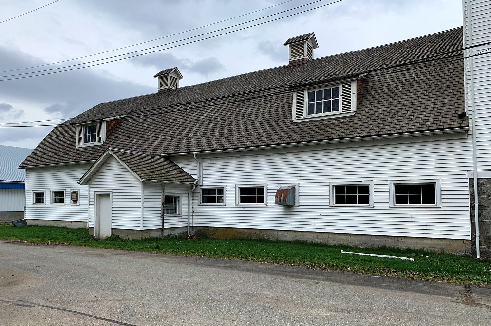 Siding repair large building